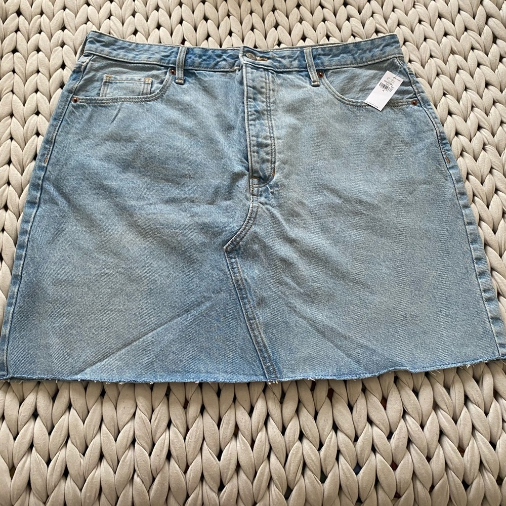 Old Navy Denim Skirt, NWT Size 16
